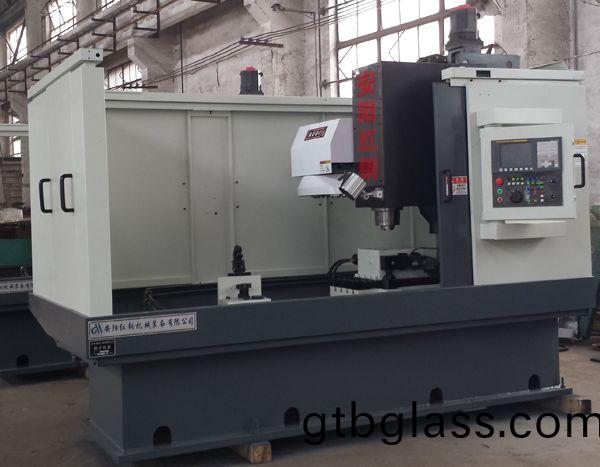 前轴(zhou)锁(suo)销(xiao)孔(kong)专用加工(gong)