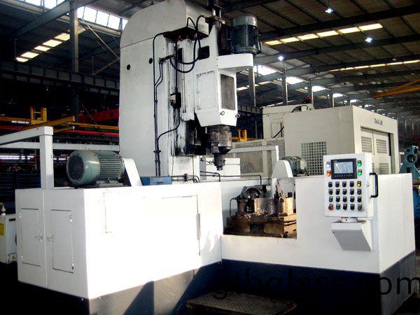 减(jian)壳三面镗车机(ji)床(chuang)